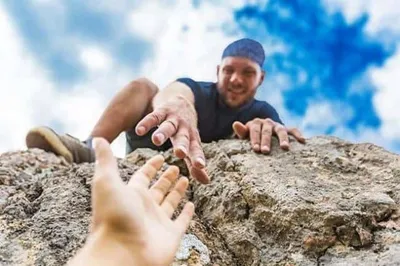 Reciprocal help in a group